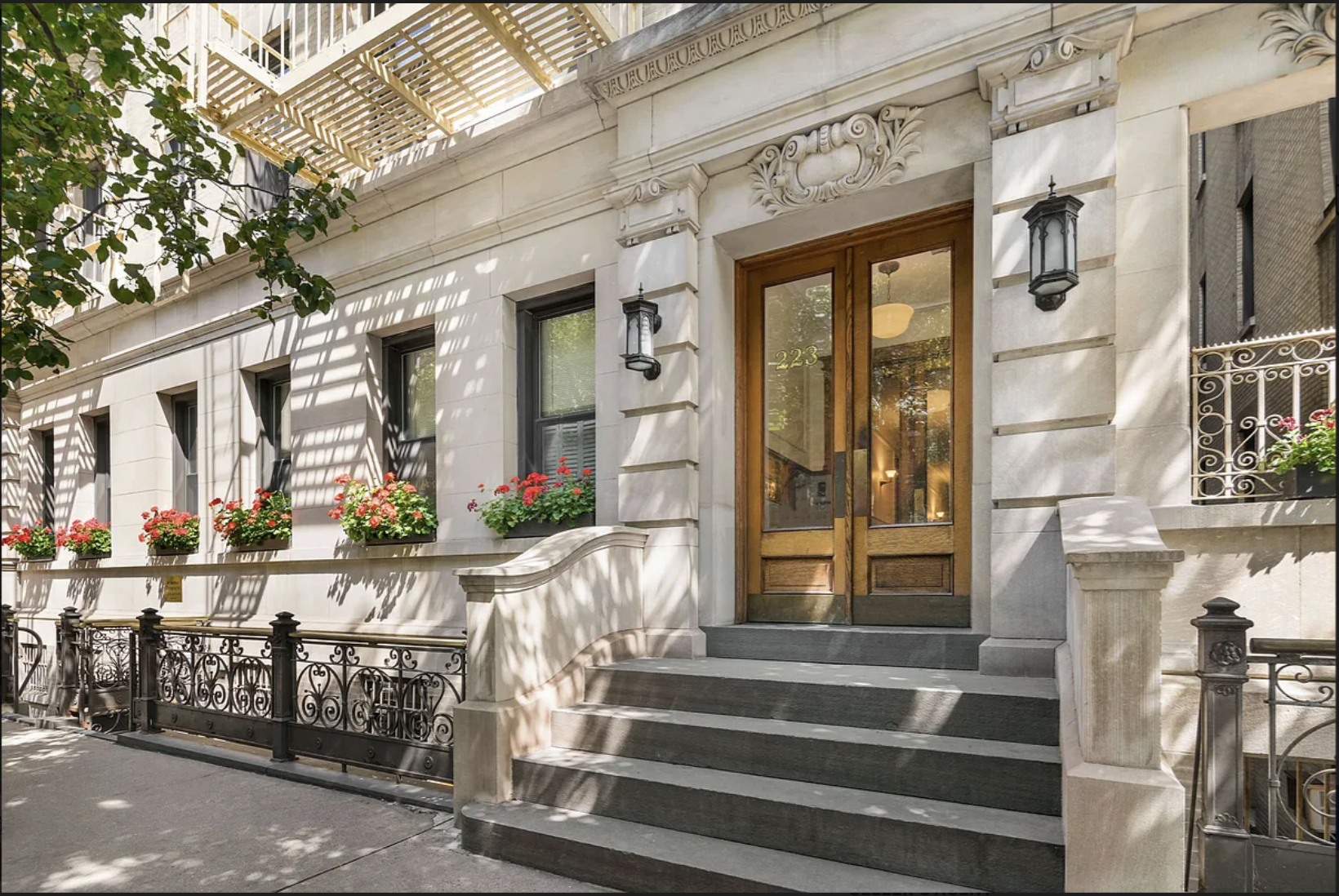 223 West 21st Street, Unit PH5M Manhattan, NY 10011 - Photo 11 of 12 a front view of a building