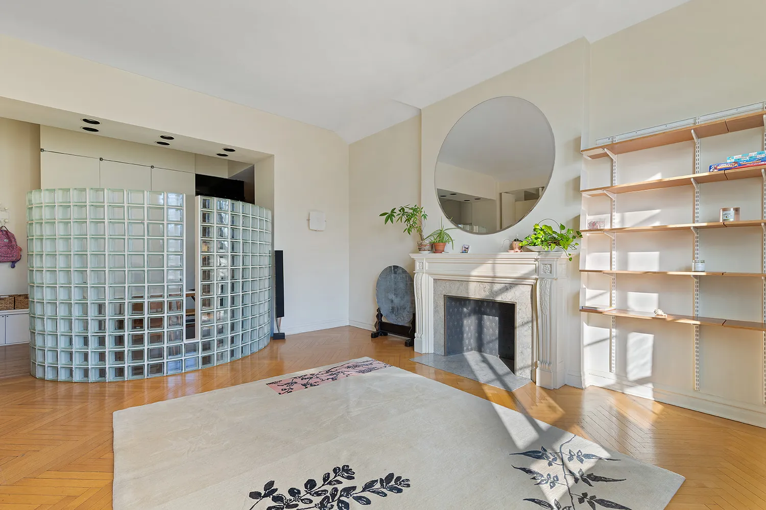 $1,995,000 | 11 West 81st Street, Unit 6A | Upper West Side