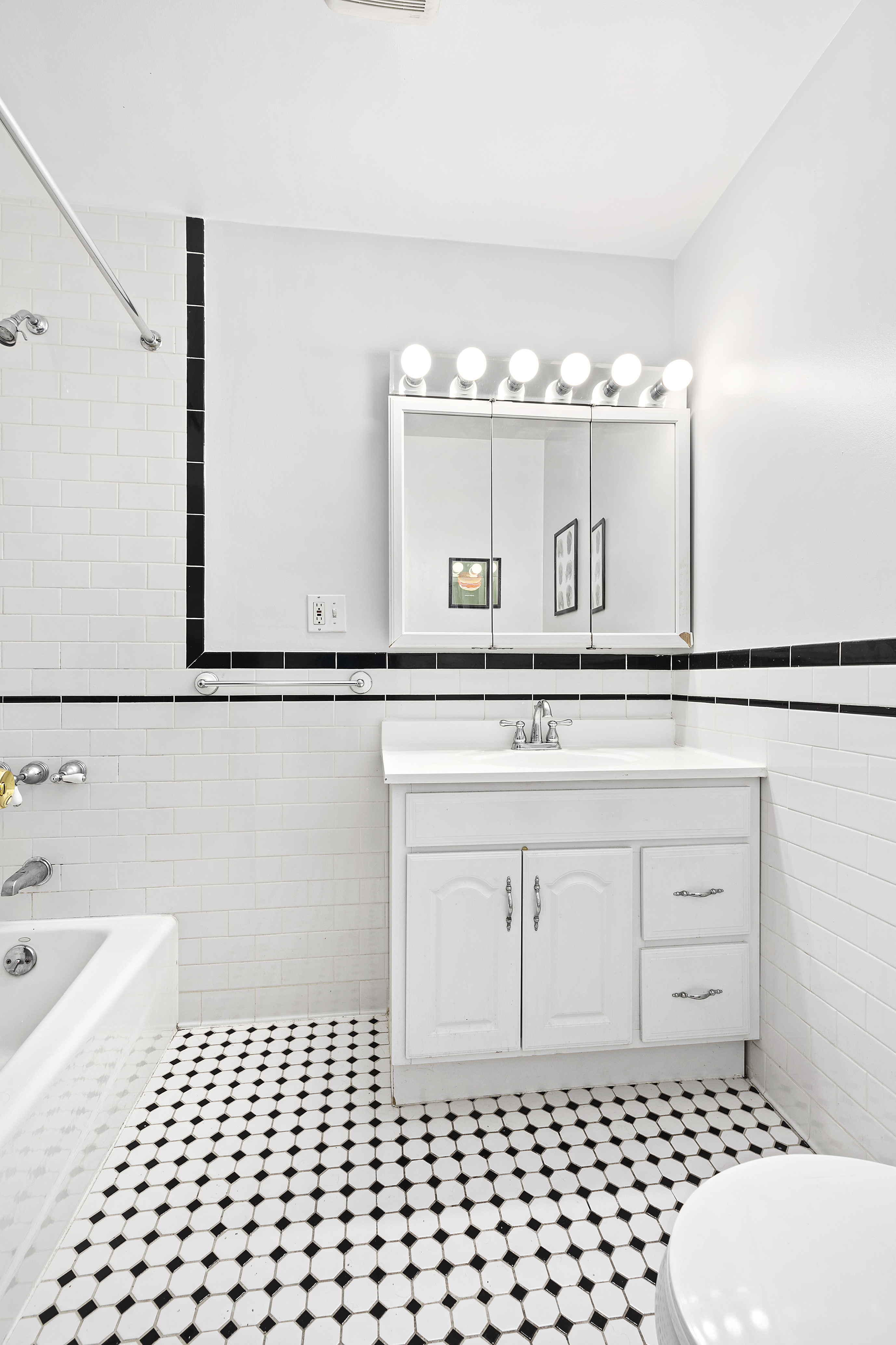 286 1st Street Brooklyn, NY 11215 - Photo 19 of 20