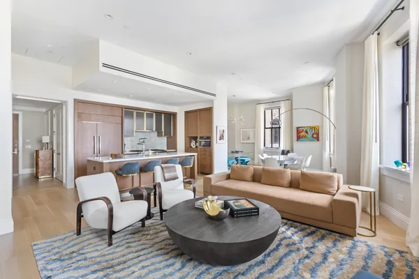 $28,000 | 100 Barclay Street, Unit 17A | TriBeCa