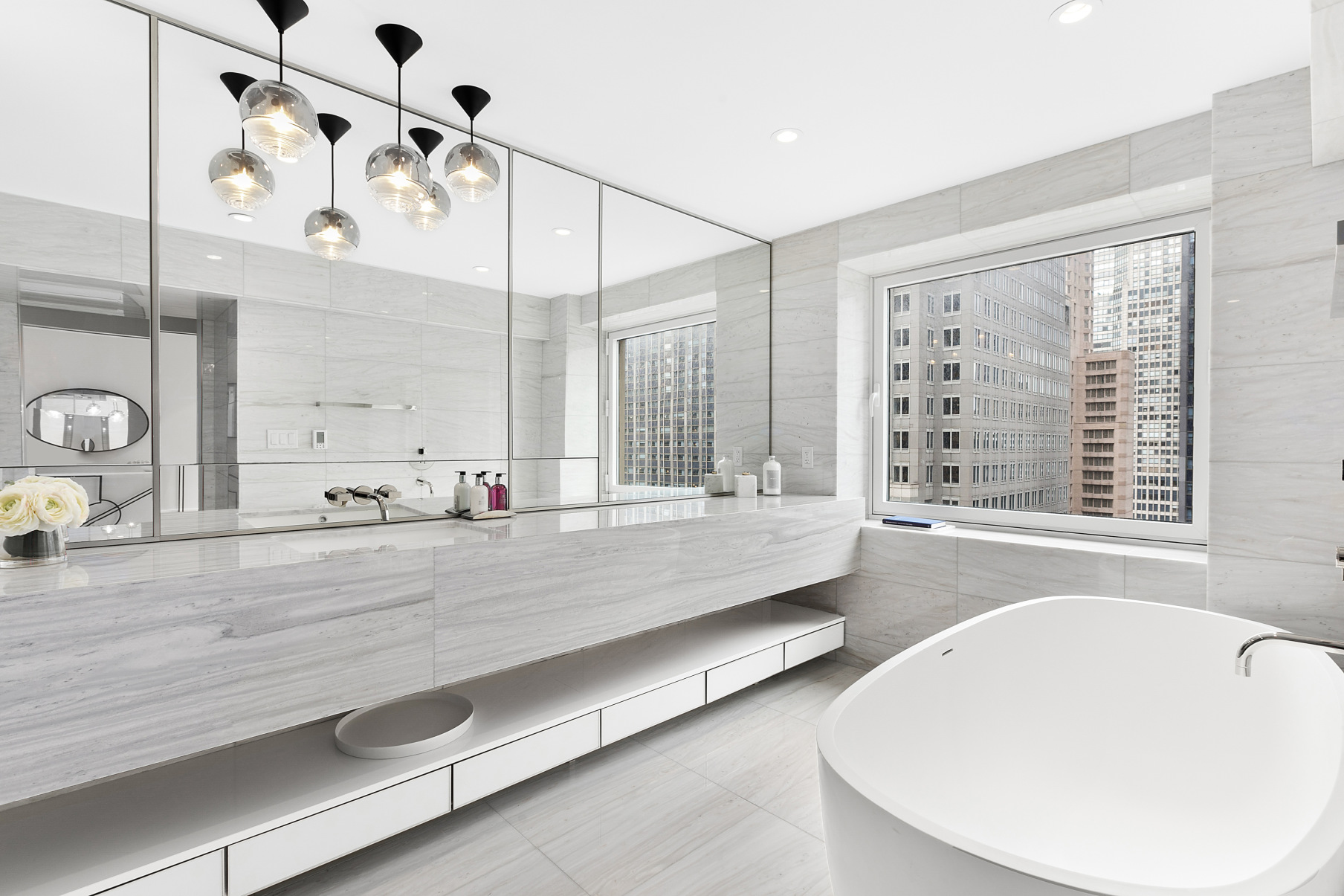 135 West 52nd Street, Unit 35A Manhattan, NY 10019 - Photo 11 of 30