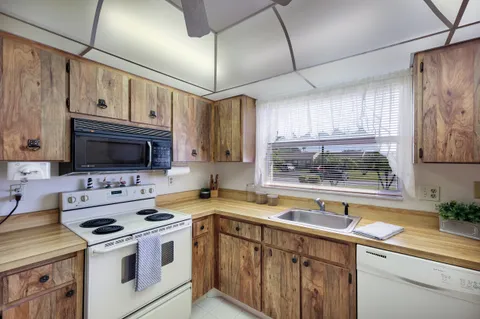 $140,000 | 3618 34th Ave Drive West, Bradenton, FL 34205