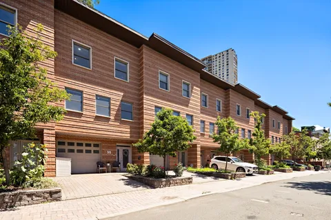 $1,299,000 | 55 West 19th Street, Weehawken, NJ 07086