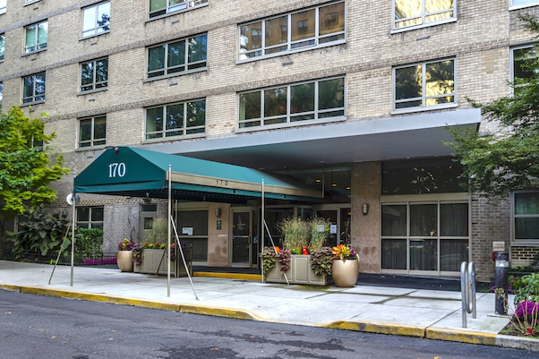 170 West End Avenue, Unit 12C Manhattan, NY 10023 - Photo 7 of 9 a view of a building with sitting area