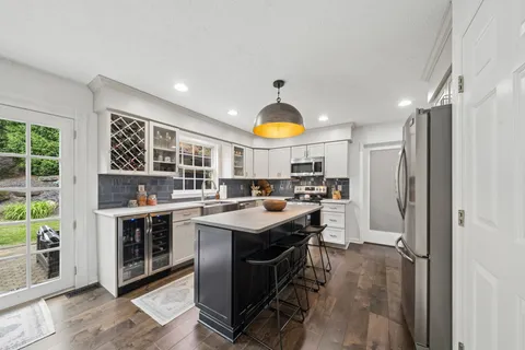 $725,000 | 220 Foxburg Drive, Pittsburgh, PA 15205
