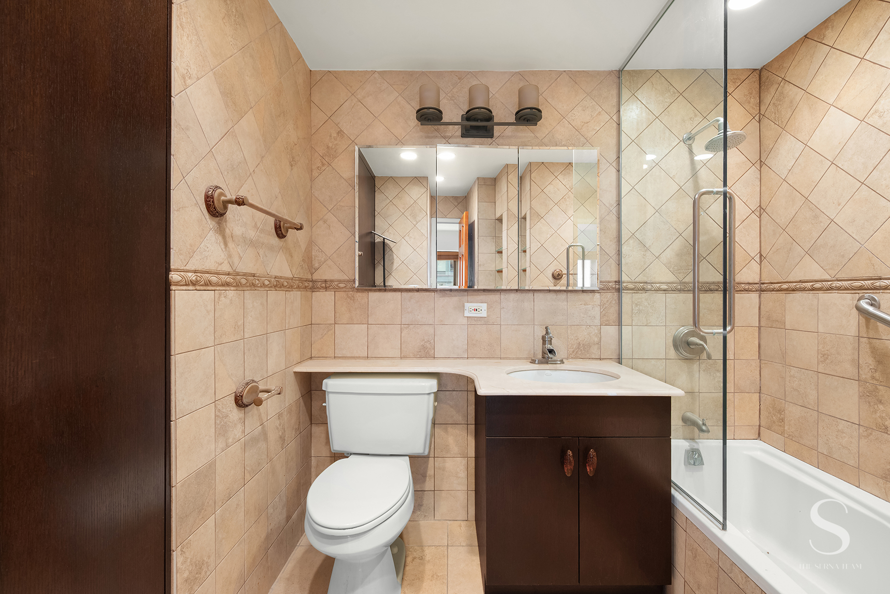 118 East 60th Street, Unit 7F Manhattan, NY 10022 - Photo 10 of 18 Gallery Image 10