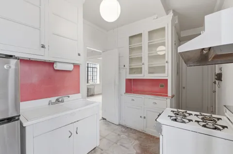 $775,000 | 210 West 78th Street, Unit 8C | Upper West Side