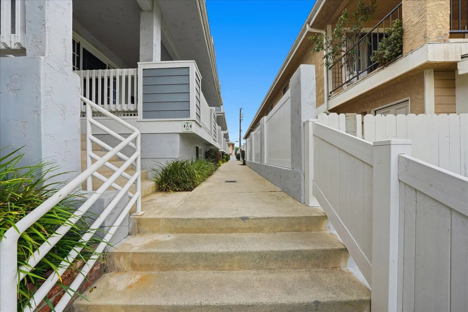 $624,998 | 1534 Marcelina Avenue, Unit D, Torrance, CA 90501