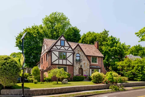 Contact Agent | 421 Waverley Avenue, Newton, MA 02458