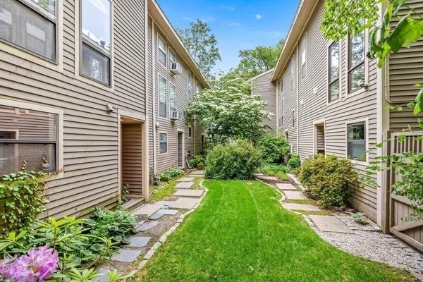 $5,400 | 18 Bay Street, Unit 4, Cambridge, MA 02139