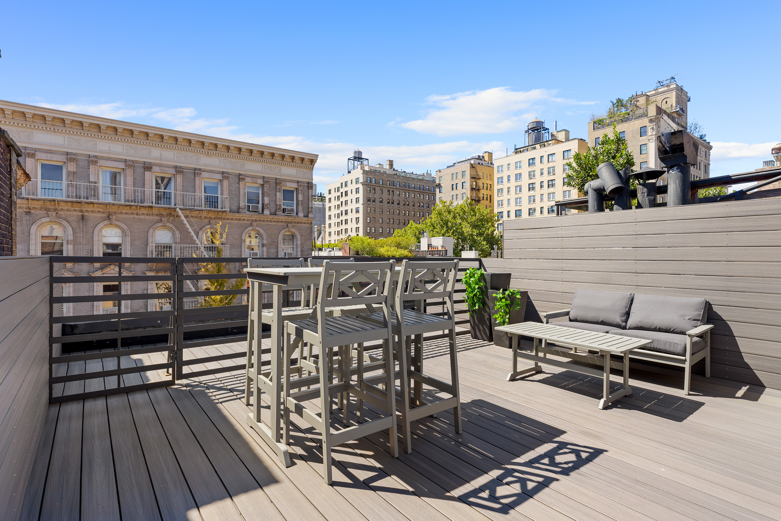 25 East 94th Street Manhattan, NY 10128 - Photo 8 of 33 a view of a terrace with seating area