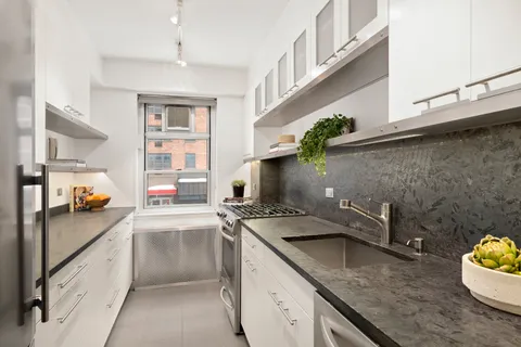 $999,000 | 70 East 10th Street, Unit 2P | Greenwich Village