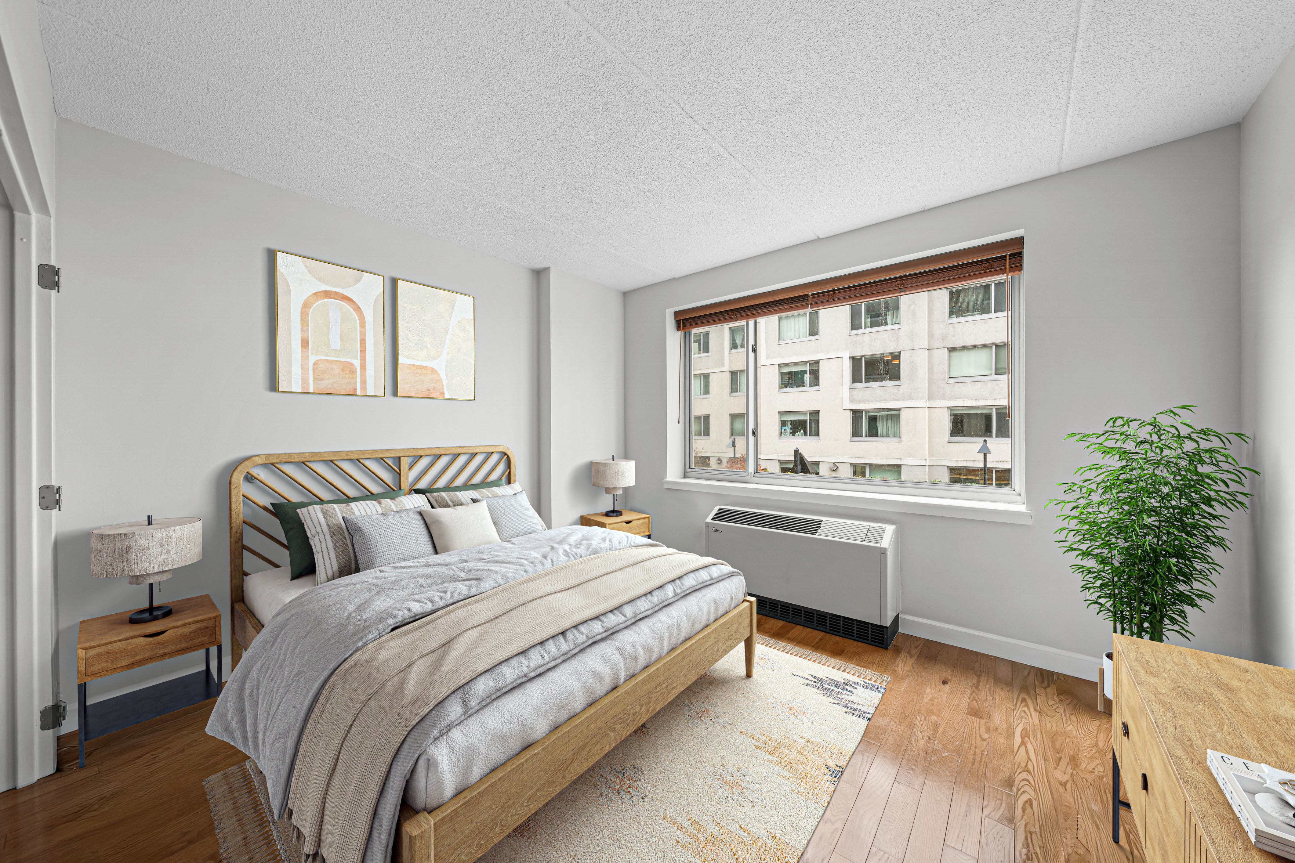 40 West 116th Street, Unit B301 Manhattan, NY 10026 - Photo 7 of 17 a spacious bedroom with a bed and a window
