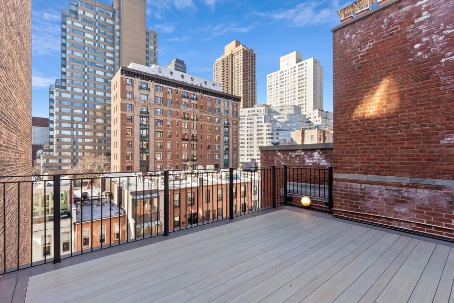 128 West 70th Street, Unit 10 Manhattan, NY 10023 - Photo 3 of 20 Gallery Image 3