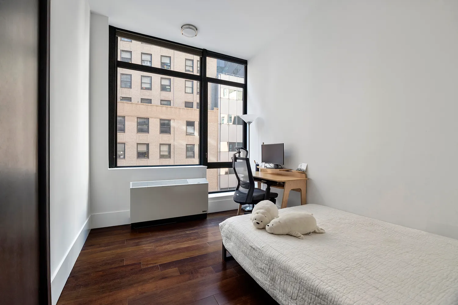 $1,295,000 | 40 Broad Street, Unit 15B | Financial District