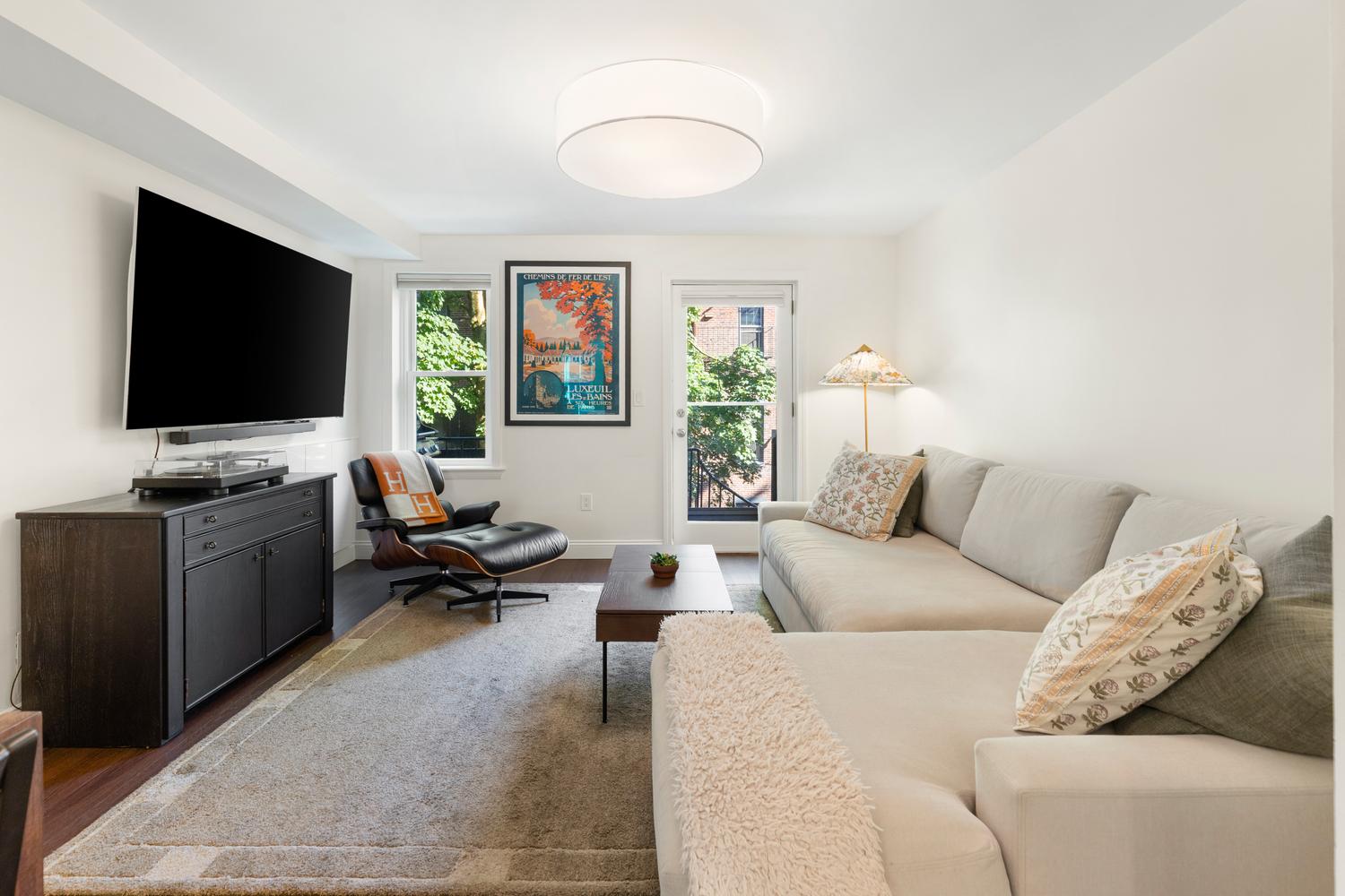 15 Lawrence Street, Unit 2 Boston, MA 02116 - Photo 3 of 34