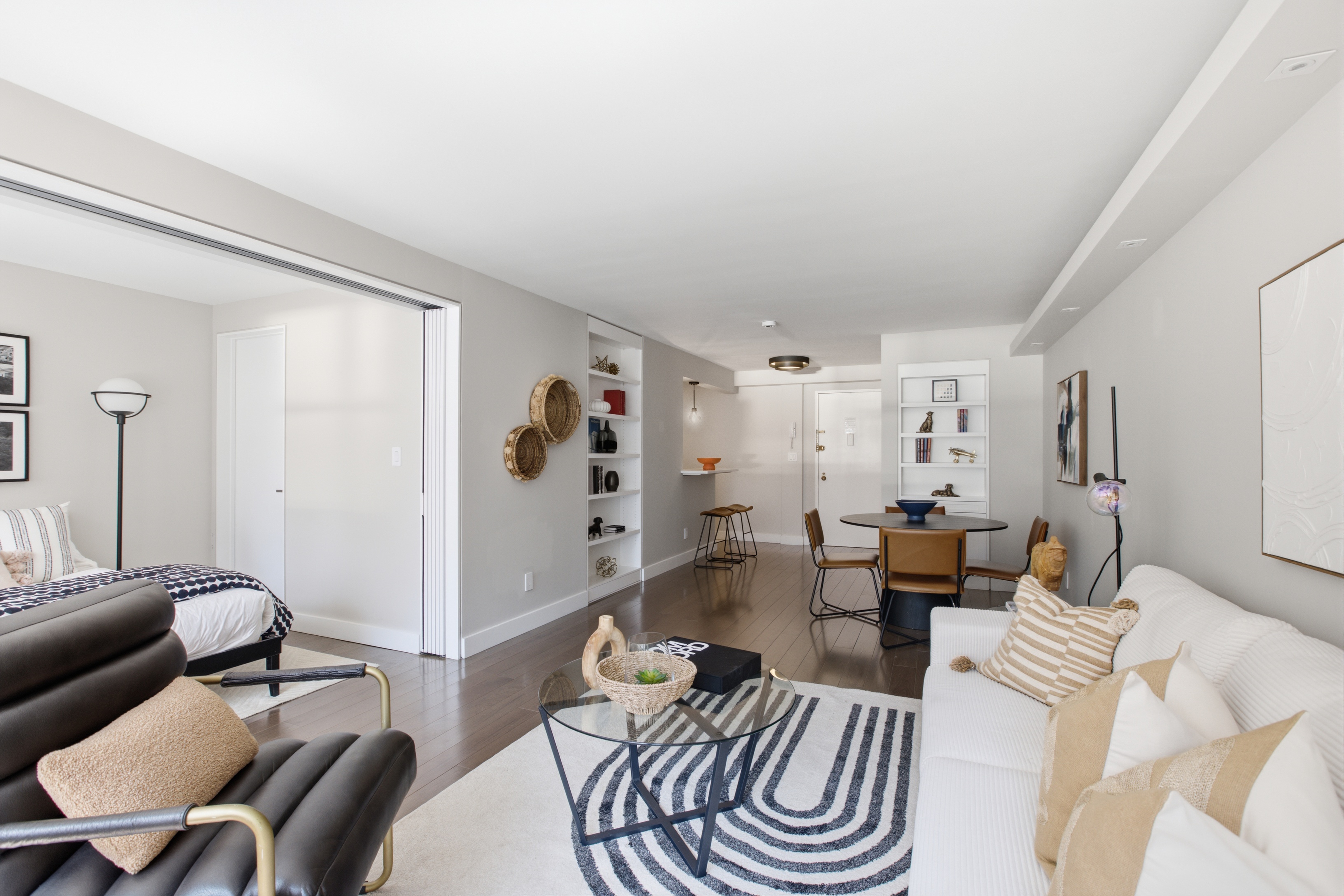 166 East 61st Street, Unit 12L Manhattan, NY 10065 - Photo 4 of 13 Gallery Image 4