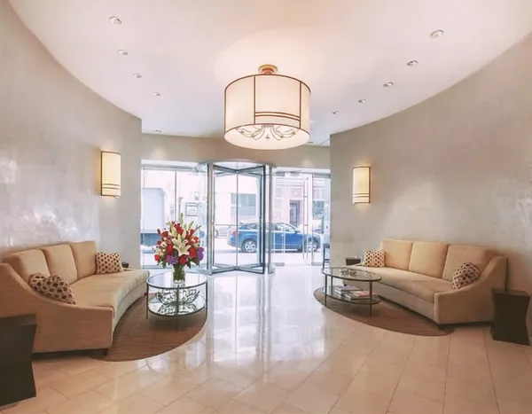 $1,795,000 | 300 East 79th Street, Unit 4C | Upper East Side