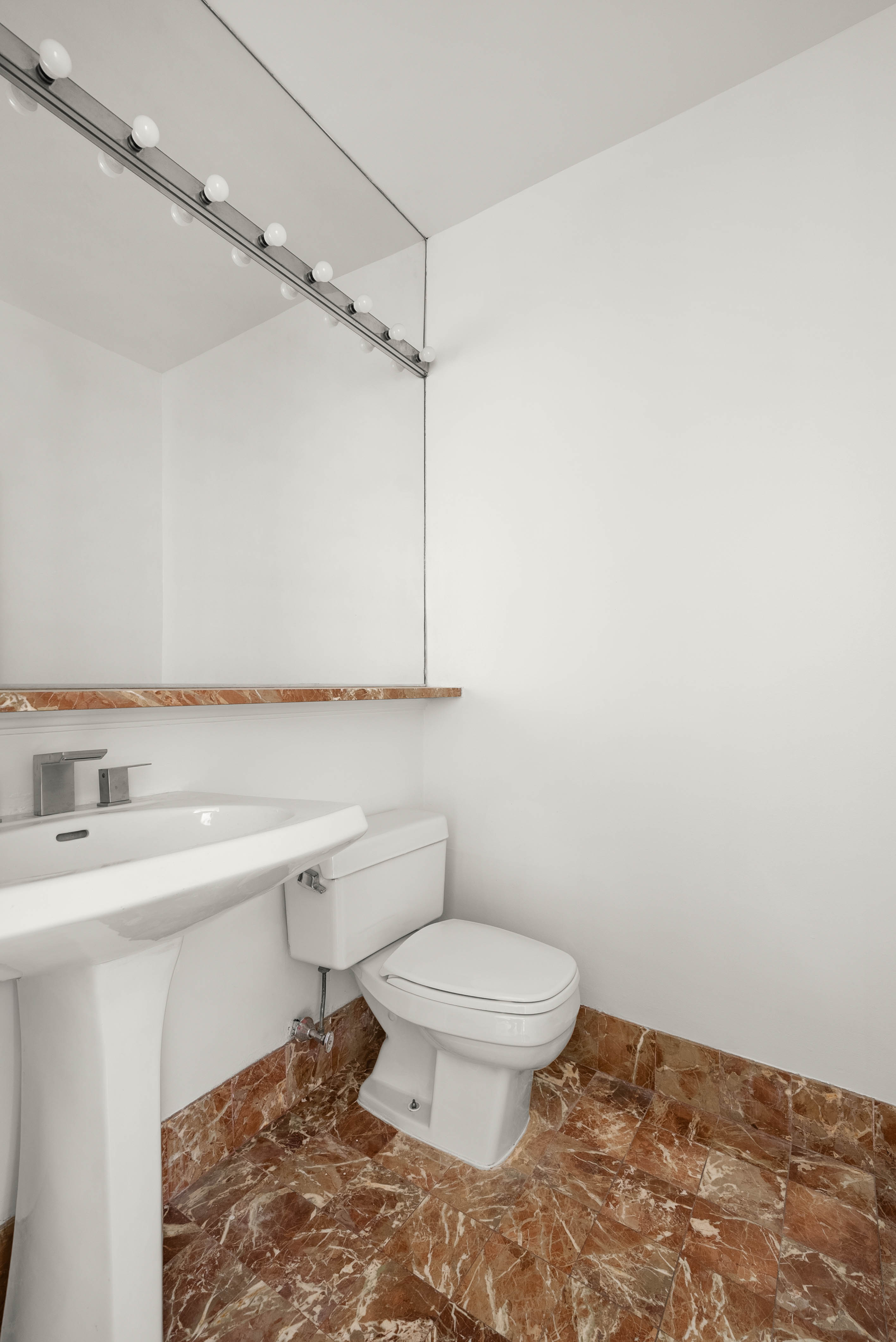245 East 93rd Street, Unit 24J Manhattan, NY 10128 - Photo 7 of 10