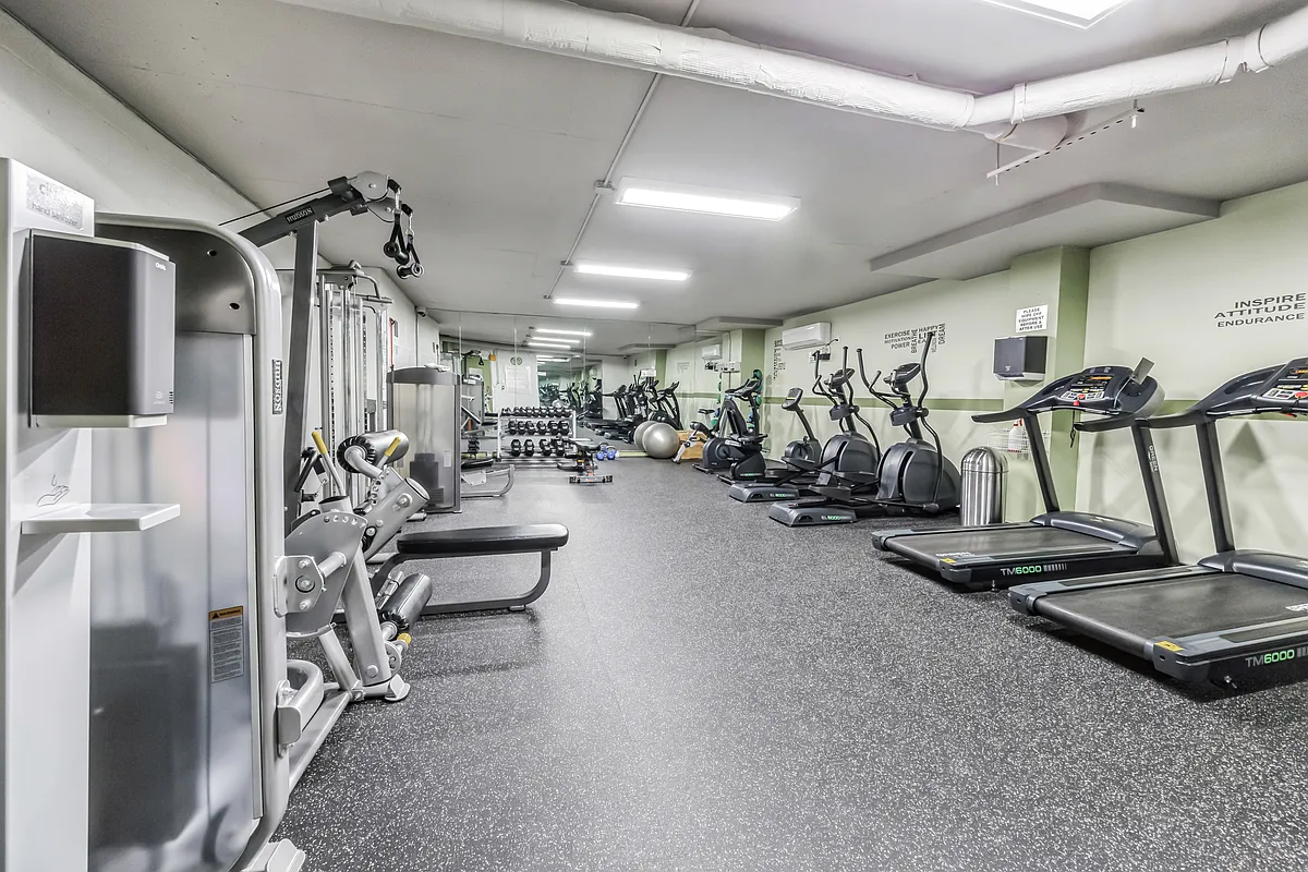 555 Kappock Street, Unit 11J Bronx, NY 10463 - Photo 22 of 24 a view of a room with gym equipment