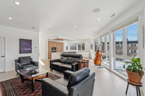 $1,350,000 | 527 Brown Street, Philadelphia, PA 19123