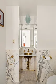 $2,798,000 | 330 East 49th Street, Unit 12E | Midtown East