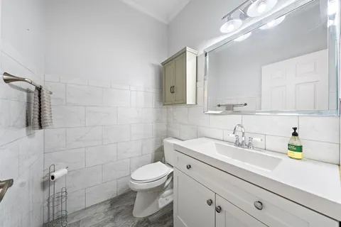$400,000 | 1088 Via Jardin, Palm Beach Gardens, FL 33418