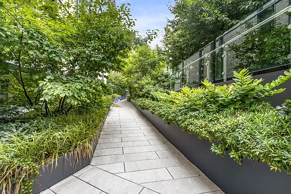 $17,500 | 180 6th Avenue | SoHo