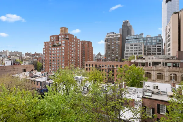$565,000 | 50 King Street, Unit 9A | Hudson Square