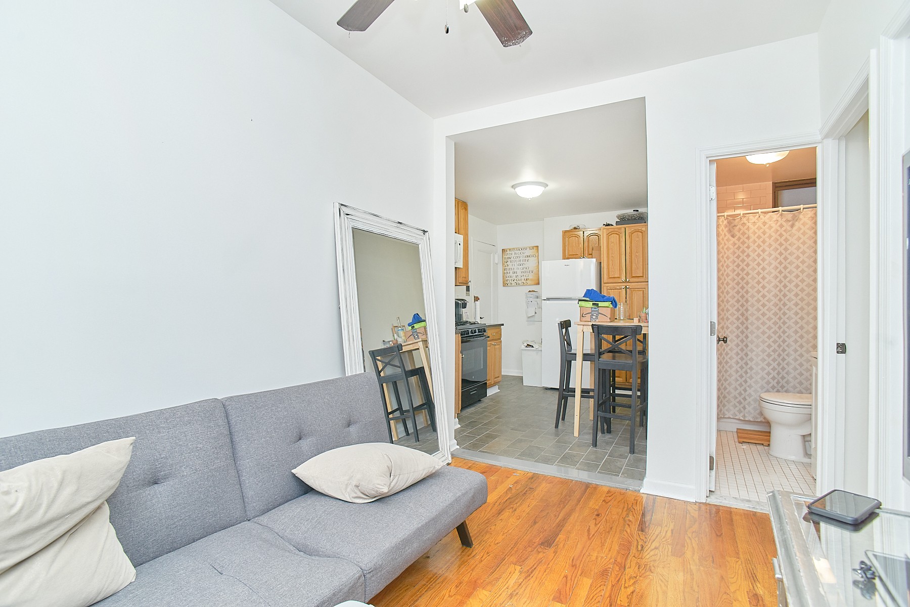 270 East 78th Street, Unit 15 Manhattan, NY 10075 - Photo 2 of 8