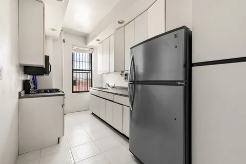 $428,000 | 421 Crown Street, Unit 16R | Crown Heights