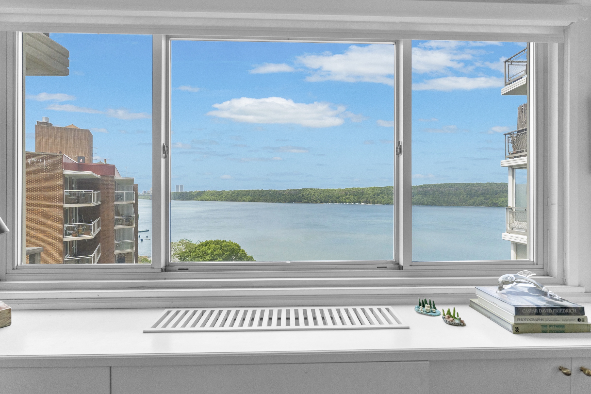 2621 Palisade Avenue, Unit 11J Bronx, NY 10463 - Photo 4 of 19 a view of a window