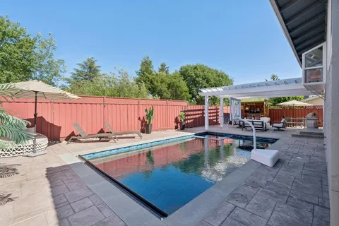 $1,049,000 | 112 Rose Petal Court, Petaluma, CA 94954