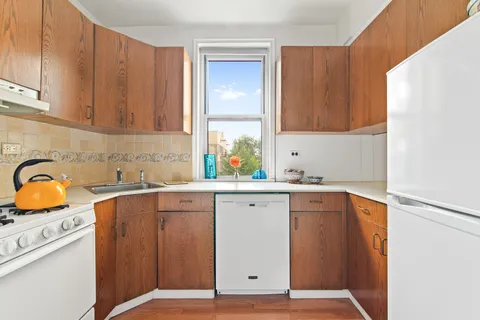 $900,000 | 45 Plaza Street West, Unit 5A | Park Slope
