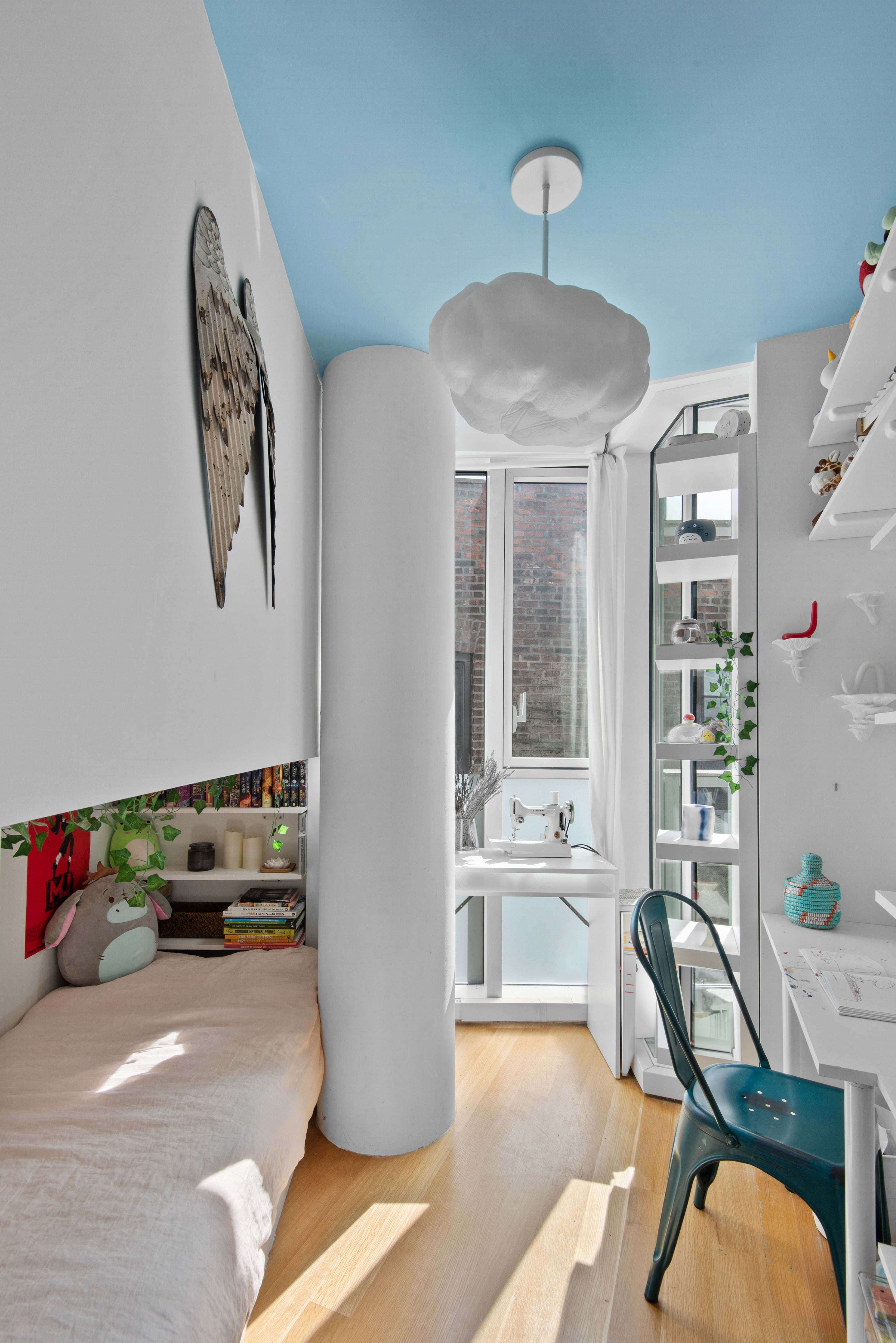 1 Grand Army Plaza, Unit 4B Brooklyn, NY 11238 - Photo 8 of 20 a bedroom with a bed and furniture