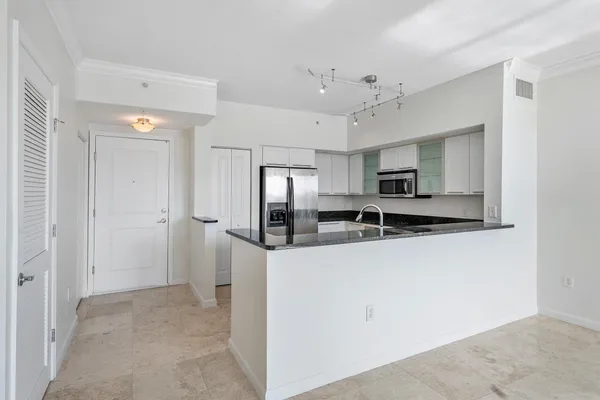 $2,950 | 235 Northeast 1st Street, Unit 408, Delray Beach, FL 33444