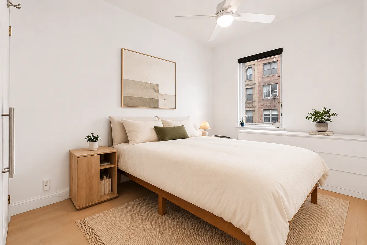 244 East 60th Street, Unit 3B Manhattan, NY 10022 - Photo 3 of 6 Gallery Image 3