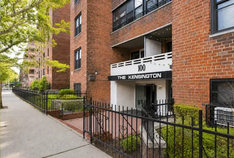 $745,000 | 100 Ocean Parkway, Unit 6K | Windsor Terrace