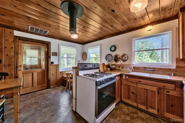 $515,000 | 1009 Cathedral Road, South Lake Tahoe, CA 96150