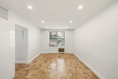 $390,000 | 1577 East 17th Street, Unit 2F | Midwood