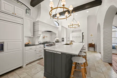 $1,250,000 | 11438 Center Court Boulevard, Baton Rouge, LA 70810