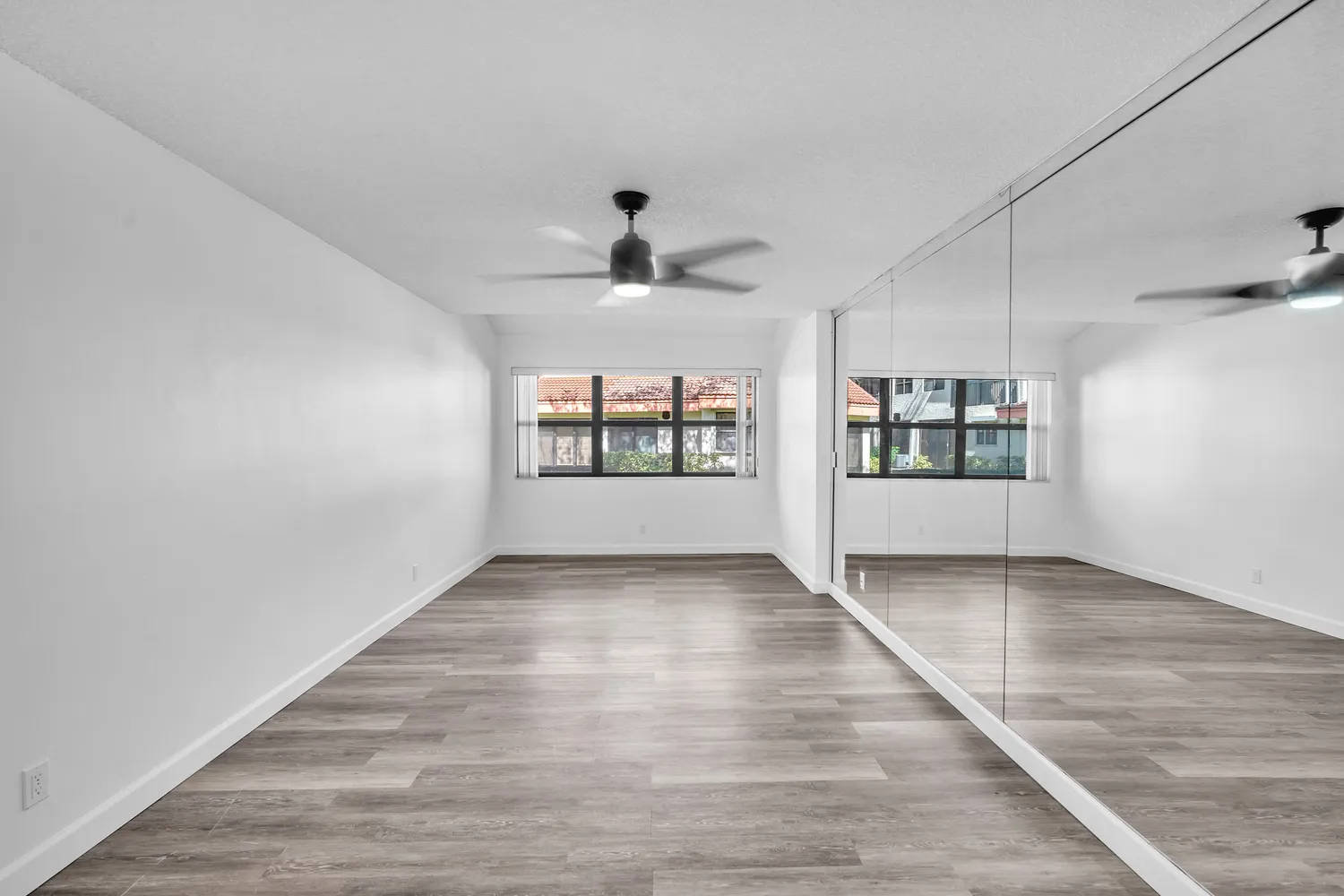 $350,000 | 3405 Emerald Oaks Drive, Unit 207, Hollywood, FL 33021