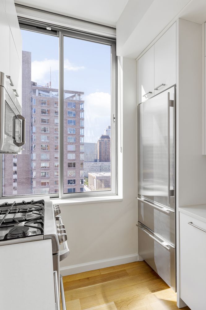 $4,200,000 | 111 West 67th Street, Unit 25M | Upper West Side