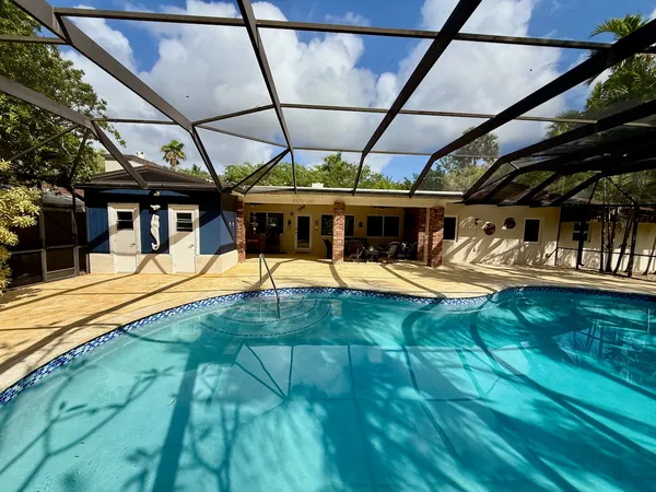 $2,695,000 | 7555 Southwest 79th Avenue, Miami, FL 33143