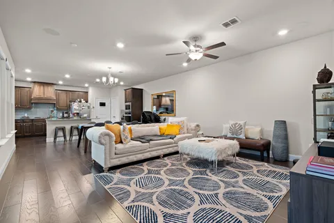 $3,250 | 3710 Prague Mews, Dallas, TX 75236