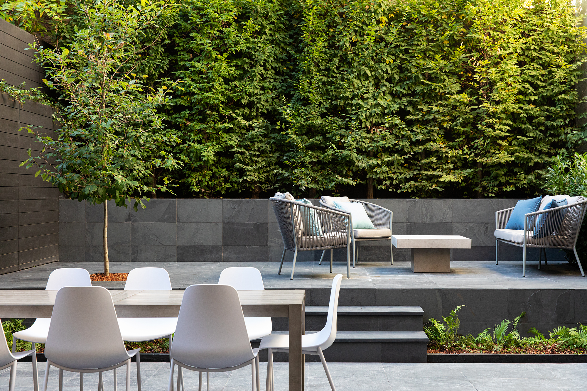 334 West 20th Street Manhattan, NY 10011 - Photo 8 of 17 a view of a chairs and table in a patio
