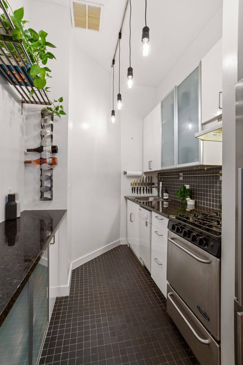 689 Fort Washington Avenue, Unit 2M Manhattan, NY 10040 - Photo 12 of 17