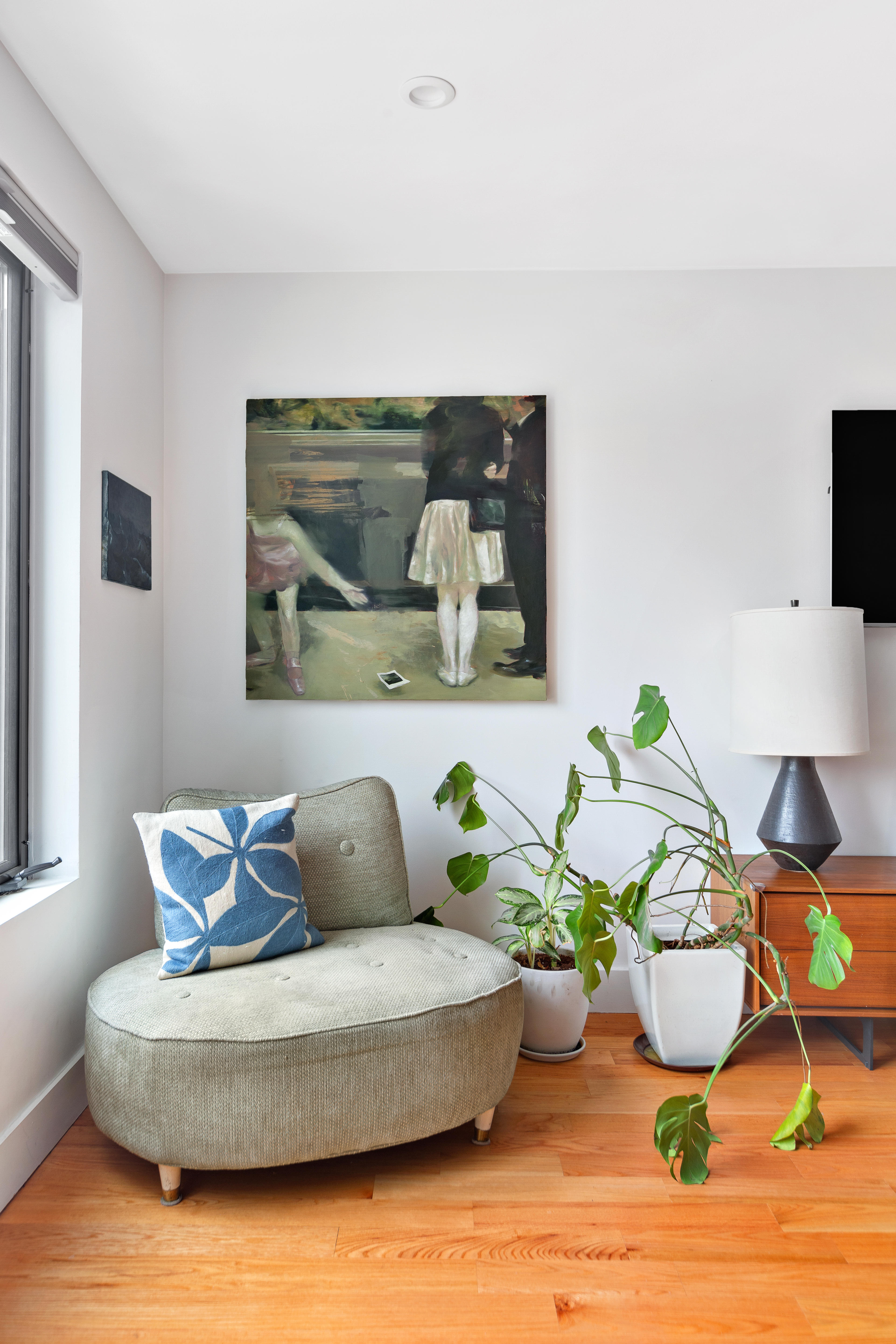 39 Madison Street, Unit 3B Brooklyn, NY 11238 - Photo 3 of 16 a living room with furniture