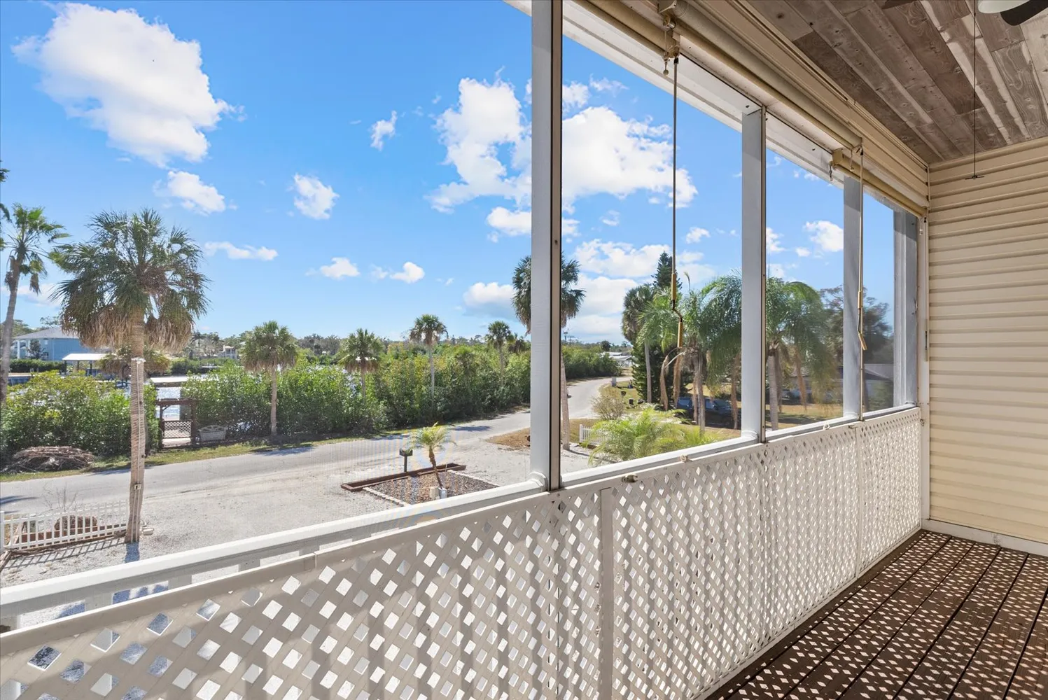 $574,900 | Undisclosed Address, Ruskin, FL 33570