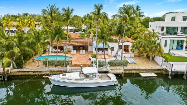 $15,000 | 1511 East Lake Drive, Fort Lauderdale, FL 33316